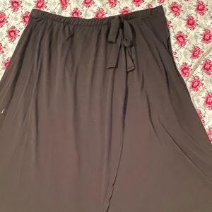 Plus mid length skirt